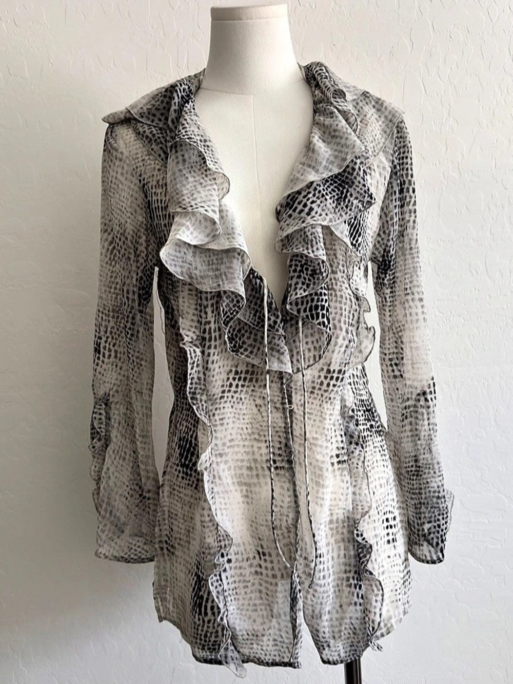 Zara Animal Print Ruffle Blouse in Gray & White Size Small